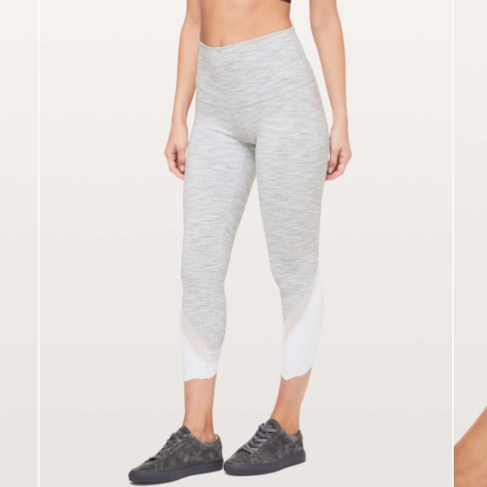 Lululemon Wunder Under Crop We Are From Space Scalloped Crop Size 6